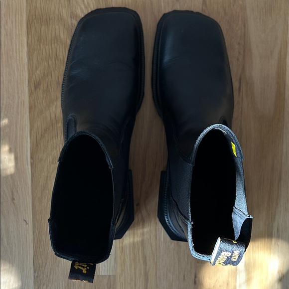 Dr. Martens Maybole Black Leather Chelsea Boots - Picture 4 of 9